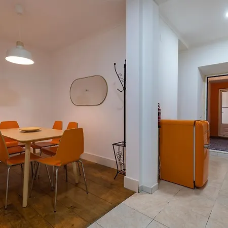 Lovely Patio Getaway In * 리스본