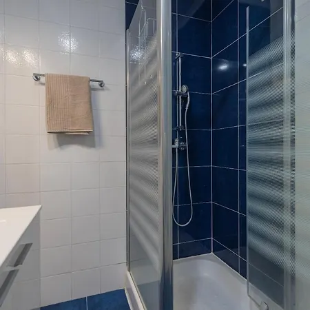 아파트 Lovely Patio Getaway In *