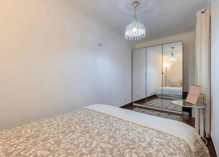 Lovely Patio Getaway In Lizbona