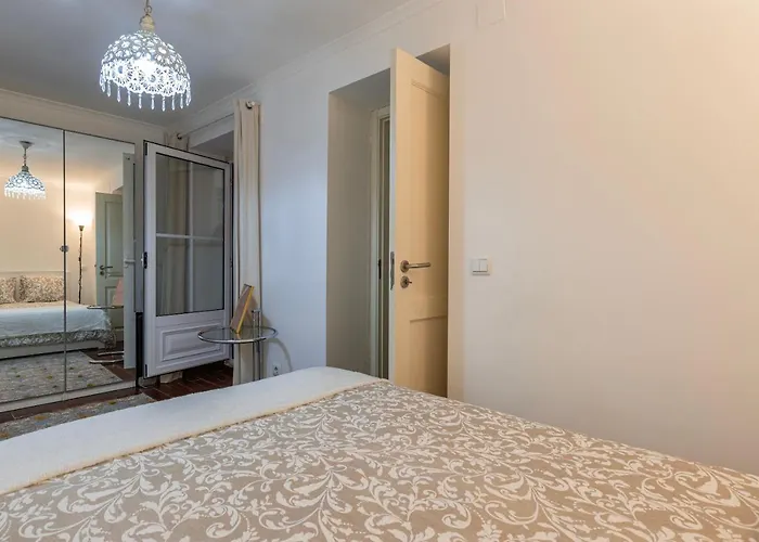 Apartament Lovely Patio Getaway In *