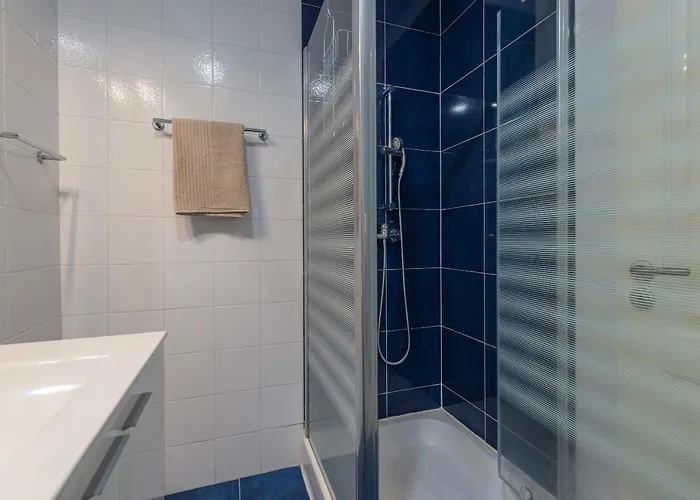 Apartament Lovely Patio Getaway In *