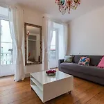 Lovely Patio Getaway In Apartament